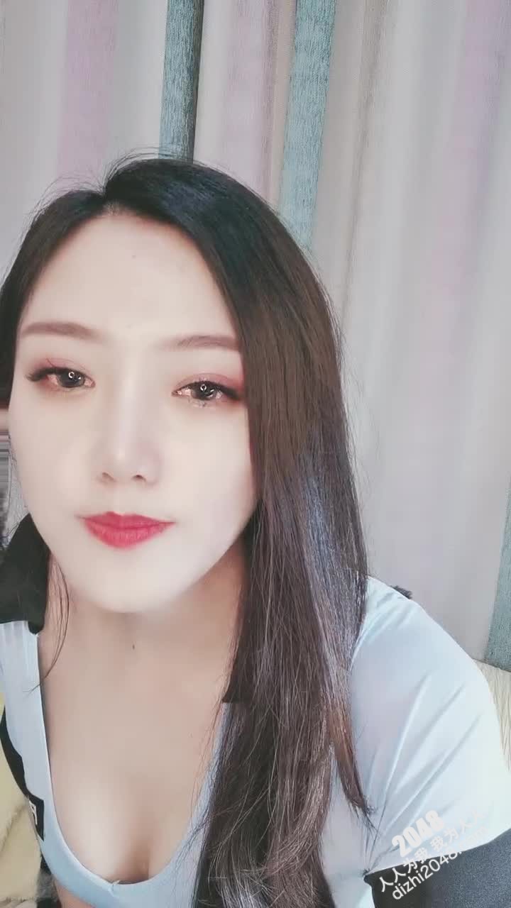 [MP4/ 1.82G] 风骚妓女转战黄播 逗号&nbsp; 哥哥你别射我逼逼上面，快去拿纸。叫声骚鸡了，听了都想射